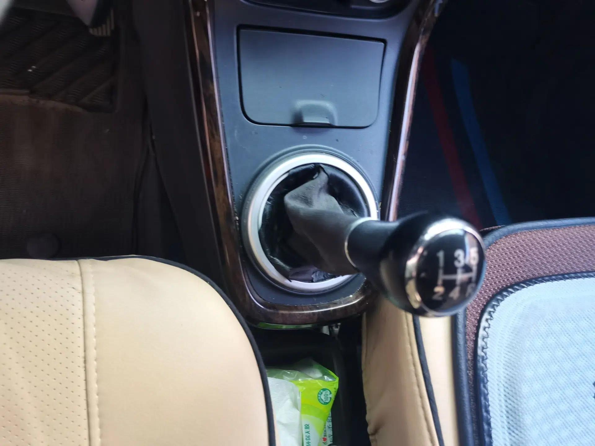 Suzuki Wagon R X5 2016 1.4L Entry Model China V Standard — миниатюра 14