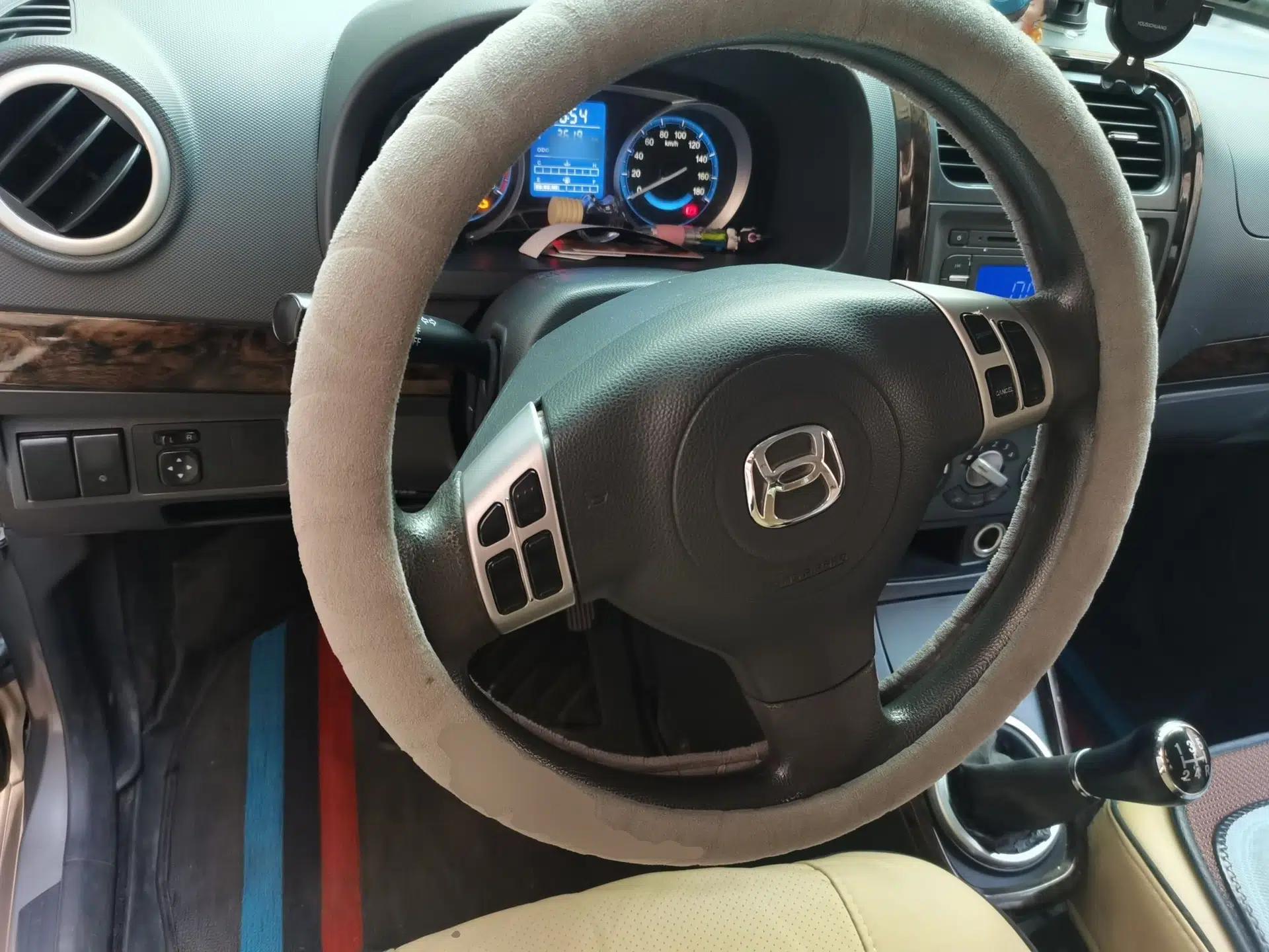 Suzuki Wagon R X5 2016 1.4L Entry Model China V Standard — миниатюра 10
