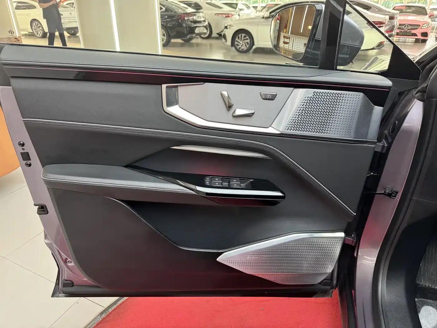 HiPhi Y 2023 560km Pioneer Edition — миниатюра 13