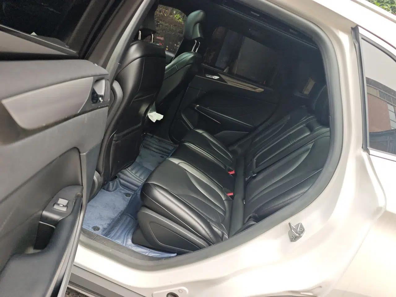 Lincoln MKC 2018 2.0T Two-Wheel Drive Deluxe Edition — миниатюра 17