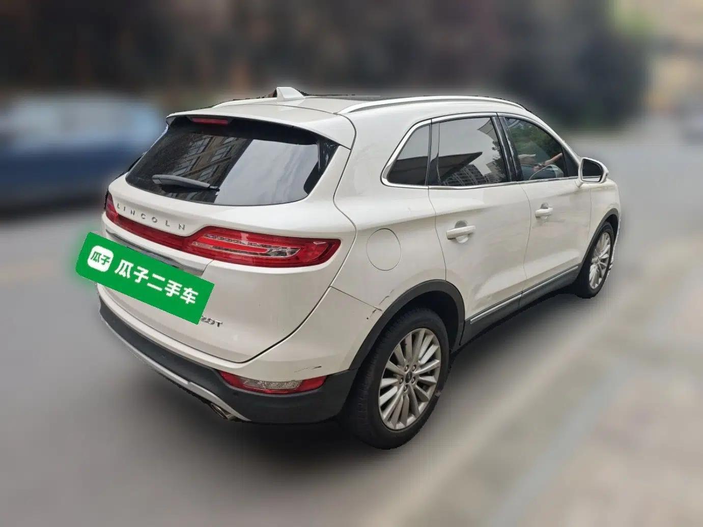 Lincoln MKC 2018 2.0T Two-Wheel Drive Deluxe Edition — миниатюра 6