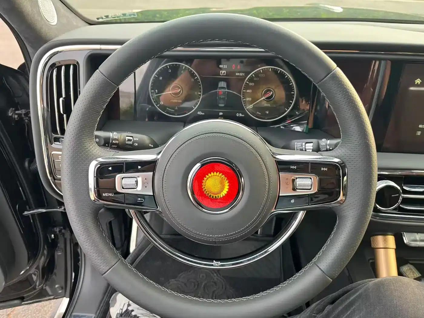 Hongqi Golden Sunflower National Glory 2022 4.0T Premium Flagship Edition 4-seater — миниатюра 21