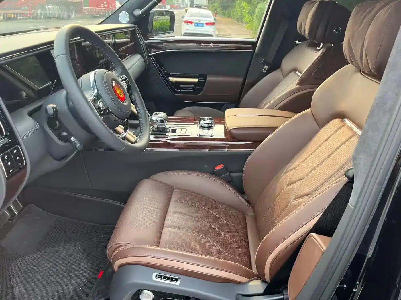 Hongqi Golden Sunflower National Glory 2022 4.0T Premium Flagship Edition 4-seater — миниатюра 23