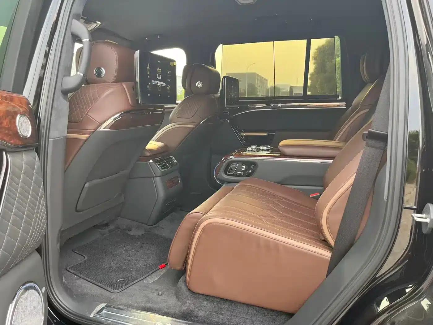 Hongqi Golden Sunflower National Glory 2022 4.0T Premium Flagship Edition 4-seater — миниатюра 24
