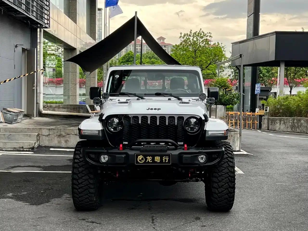 Gladiator 2023 3.6L Overland — миниатюра 2