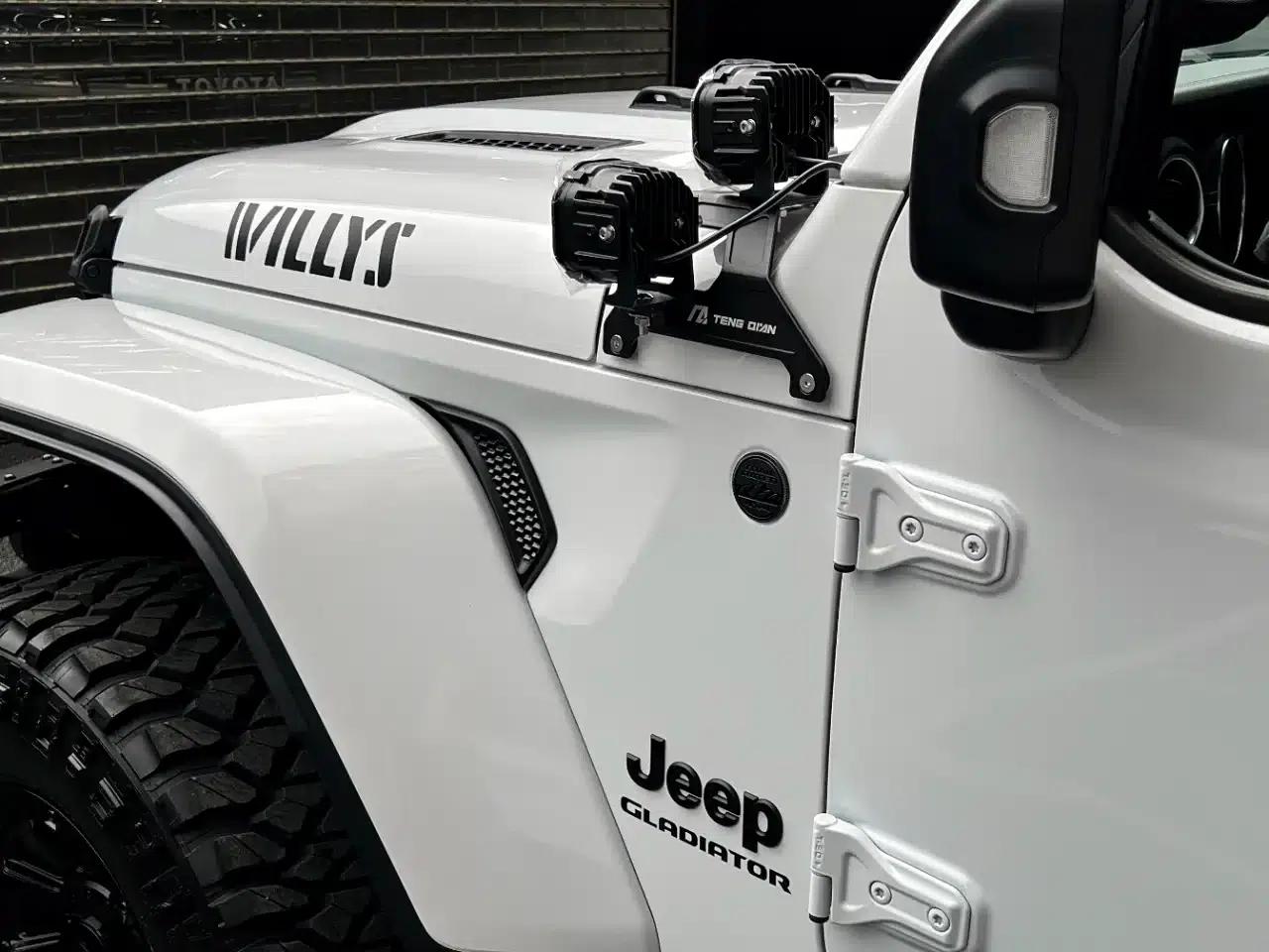 Gladiator 2023 3.6L Overland — миниатюра 6