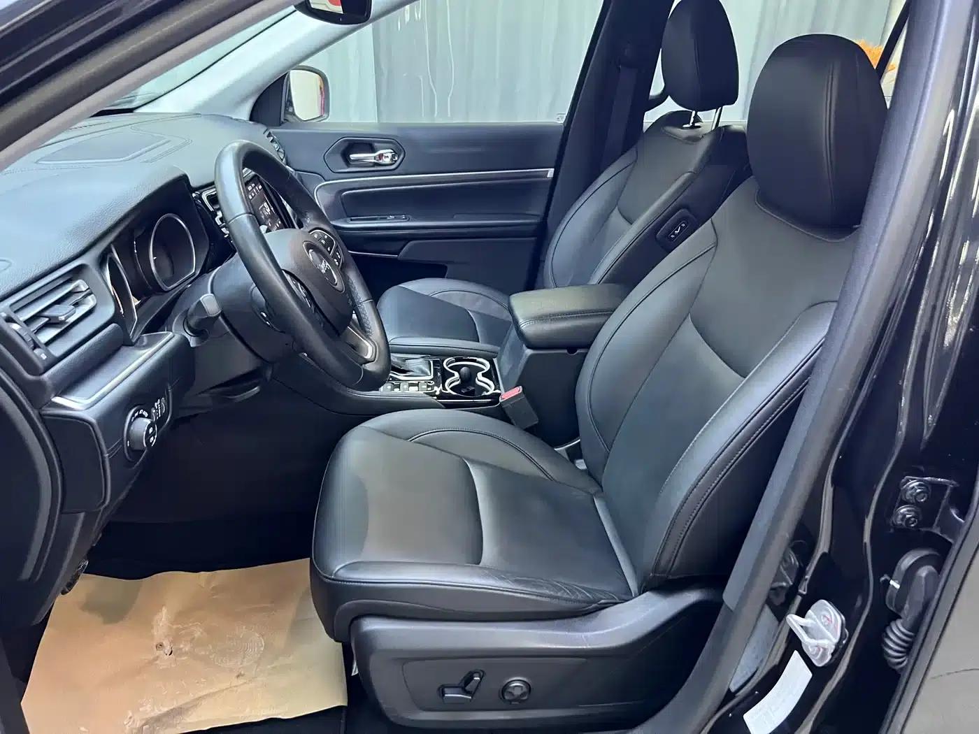 Grand Commander 2018 2.0T 4WD Premium Edition (National V Emission Standard) — миниатюра 11