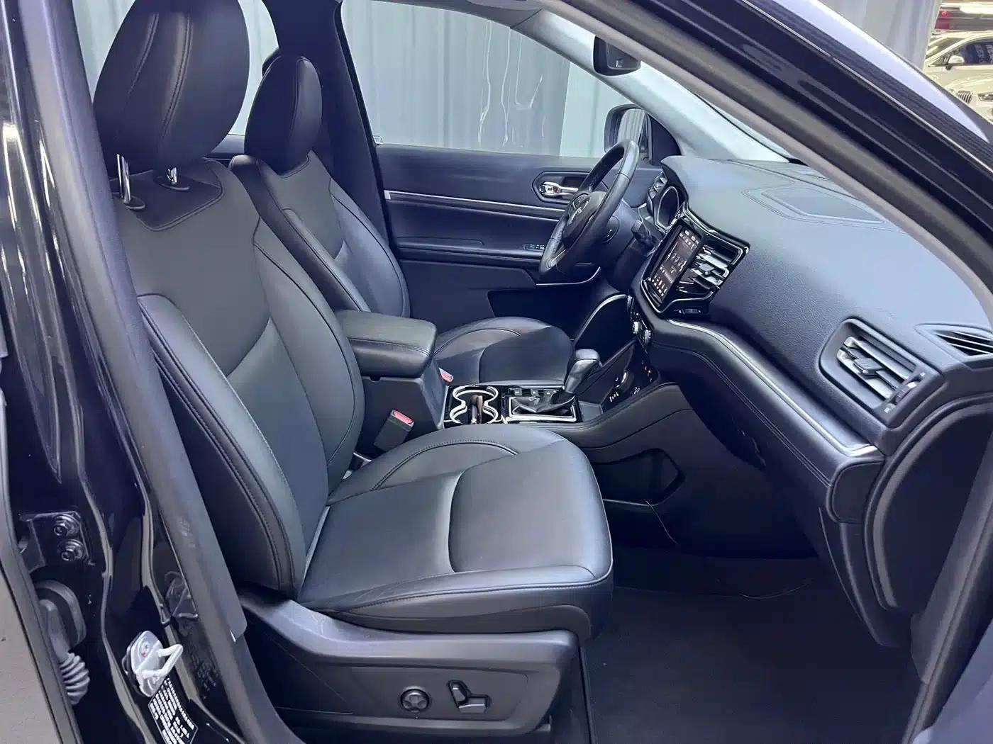 Grand Commander 2018 2.0T 4WD Premium Edition (National V Emission Standard) — миниатюра 14