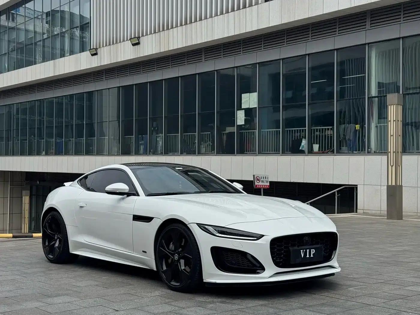 Jaguar F-TYPE 2024 P300 75th Anniversary Edition Hardtop — миниатюра 2