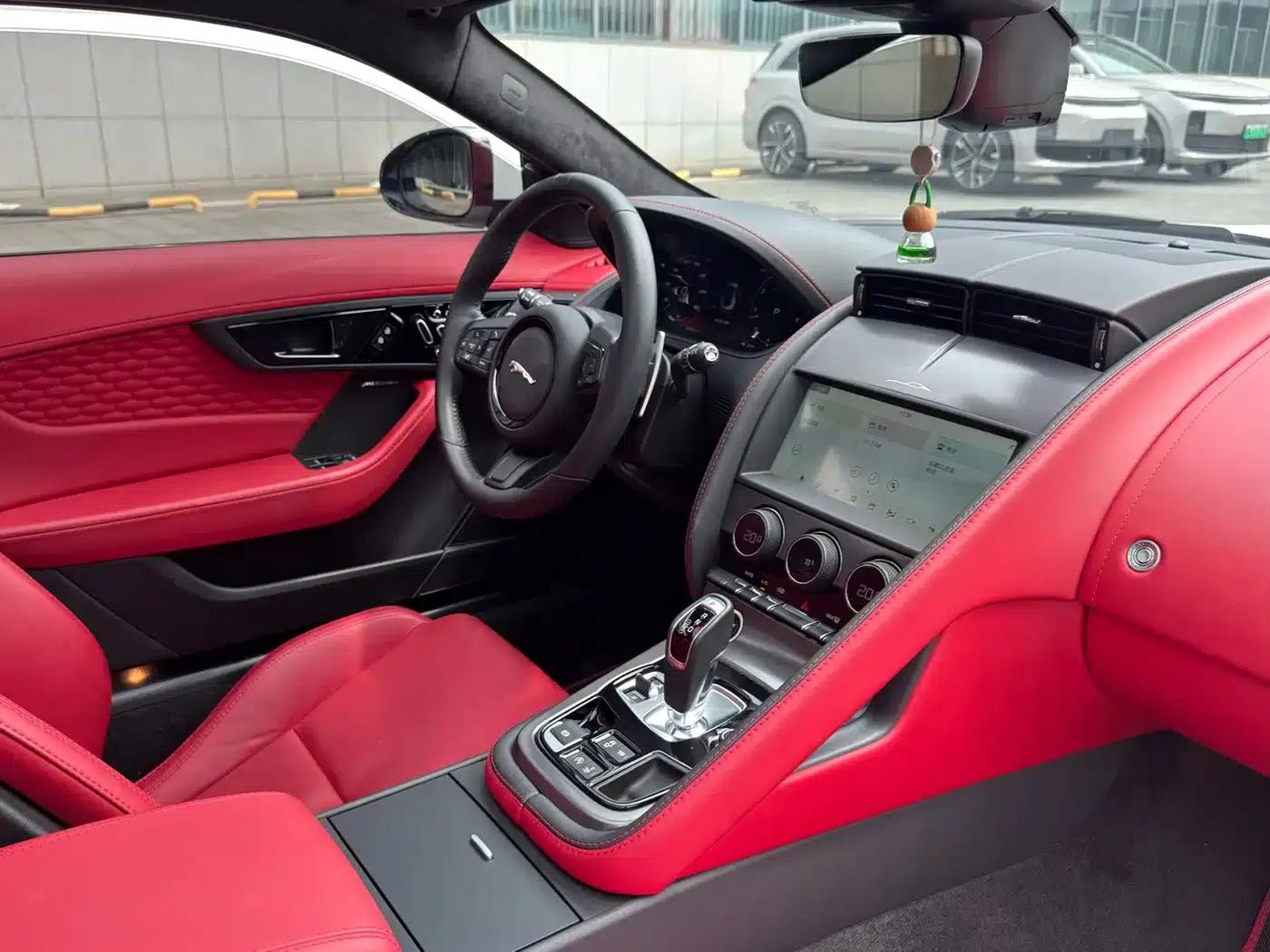 Jaguar F-TYPE 2024 P300 75th Anniversary Edition Hardtop — миниатюра 3
