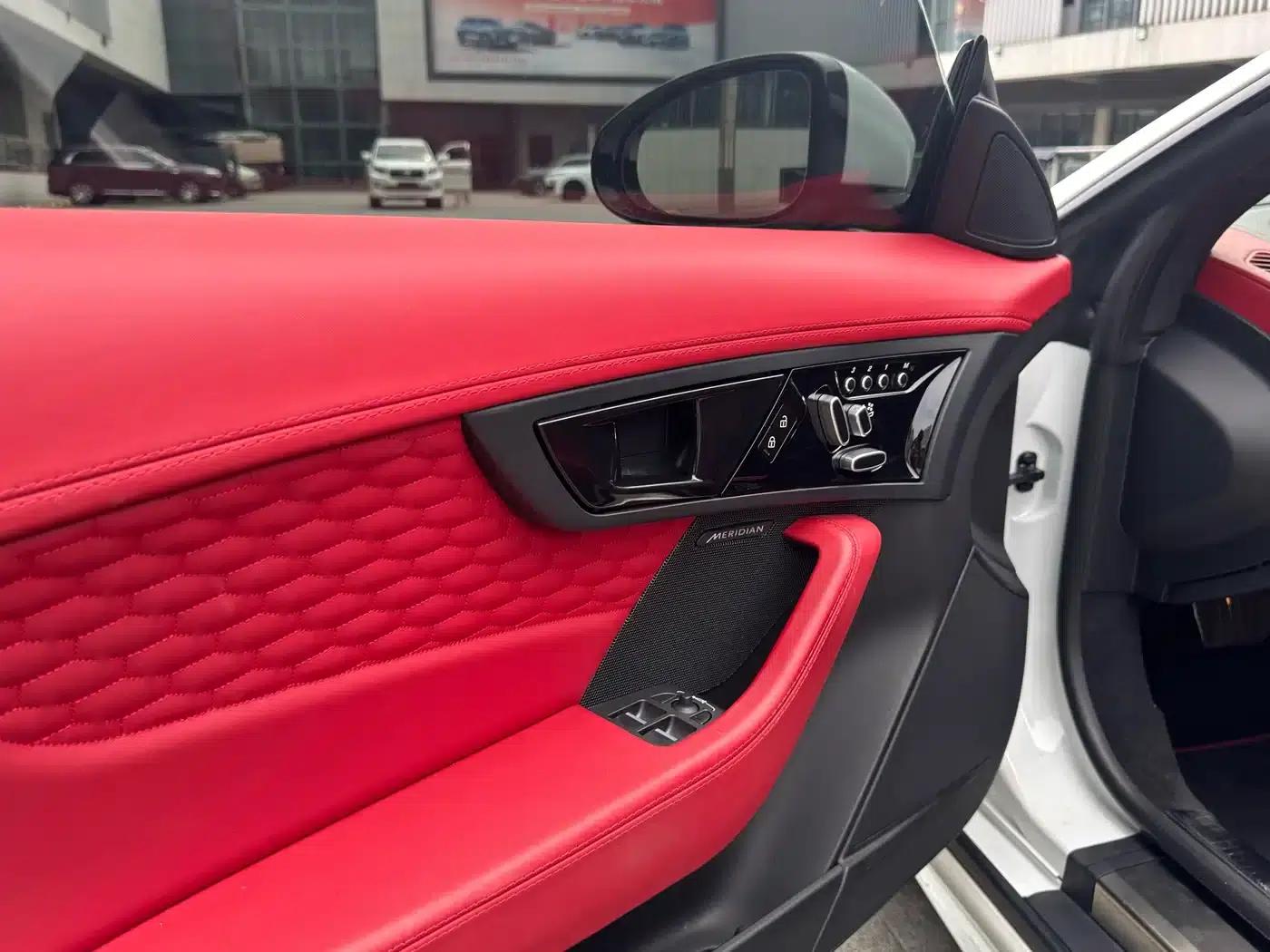 Jaguar F-TYPE 2024 P300 75th Anniversary Edition Hardtop — миниатюра 6