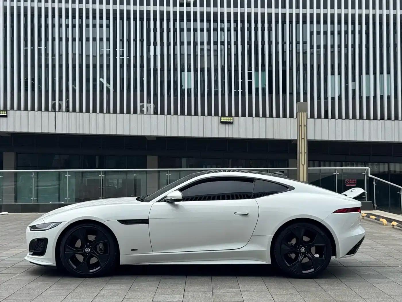 Jaguar F-TYPE 2024 P300 75th Anniversary Edition Hardtop — миниатюра 8