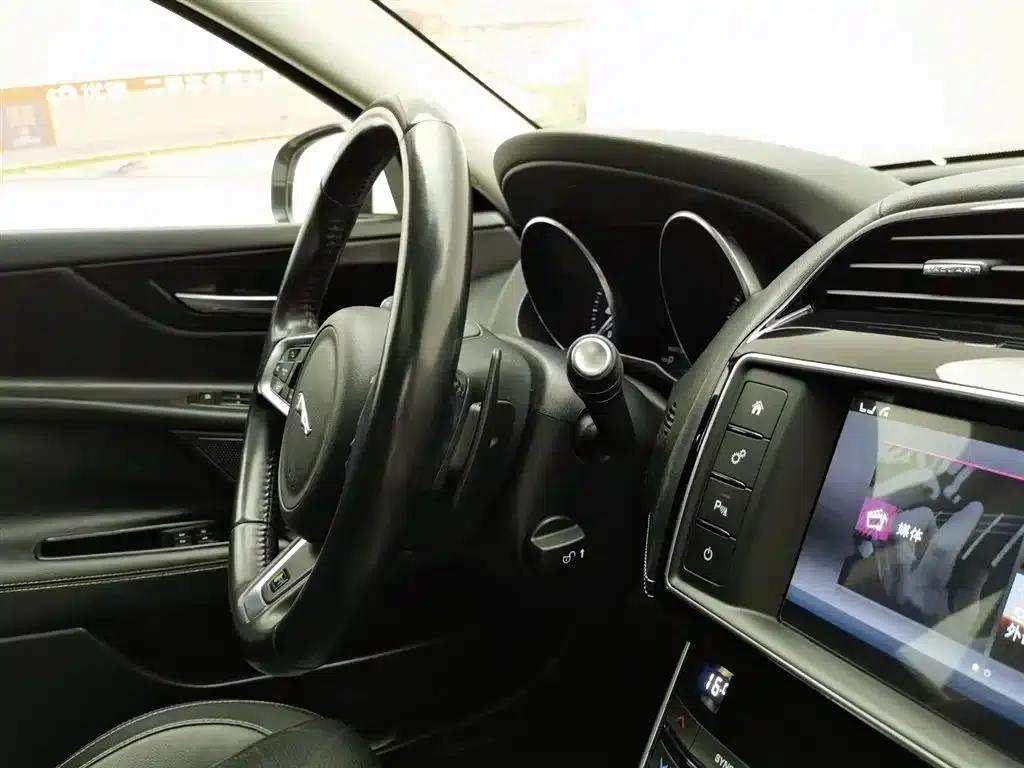 Jaguar XE 2015 2.0T 200PS R-Sport — миниатюра 22