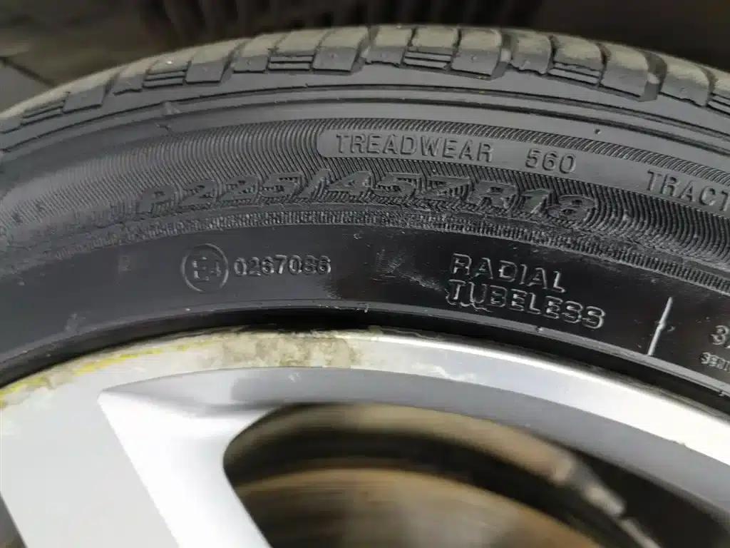 Jaguar XE 2015 2.0T 200PS R-Sport — миниатюра 24