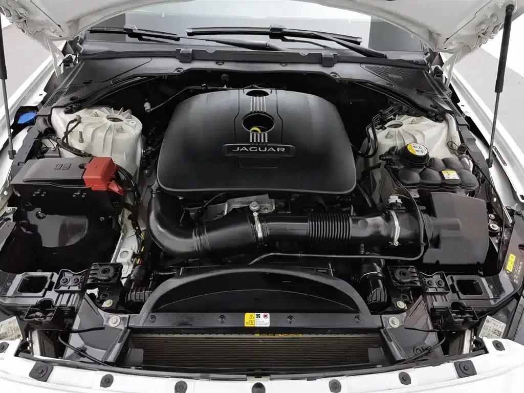Jaguar XE 2015 2.0T 200PS R-Sport — миниатюра 6