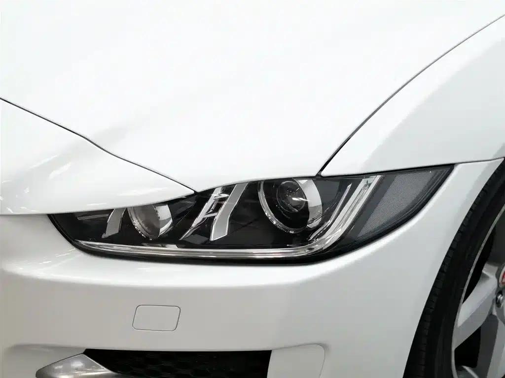 Jaguar XE 2015 2.0T 200PS R-Sport — миниатюра 7