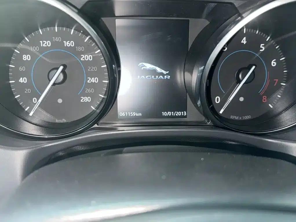 Jaguar XE 2017 2.0T 200PS R-Sport — миниатюра 5