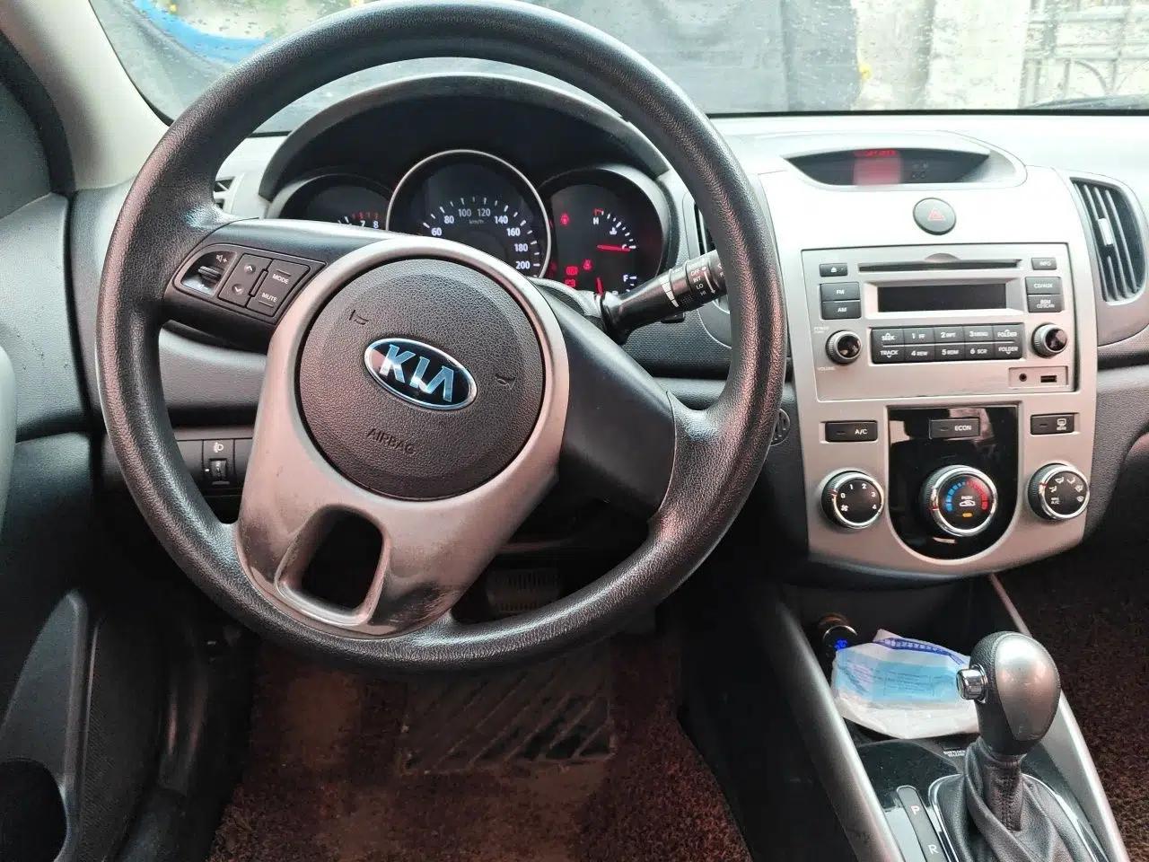 Kia Forte 2014 1.6L AT GL — миниатюра 10