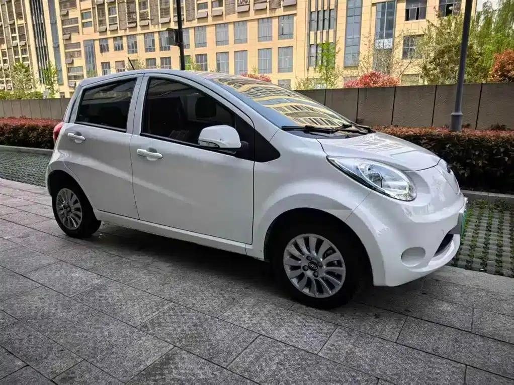 JAC iEV6E 2018 Upgraded Version iEV6E Luxury Edition — миниатюра 3