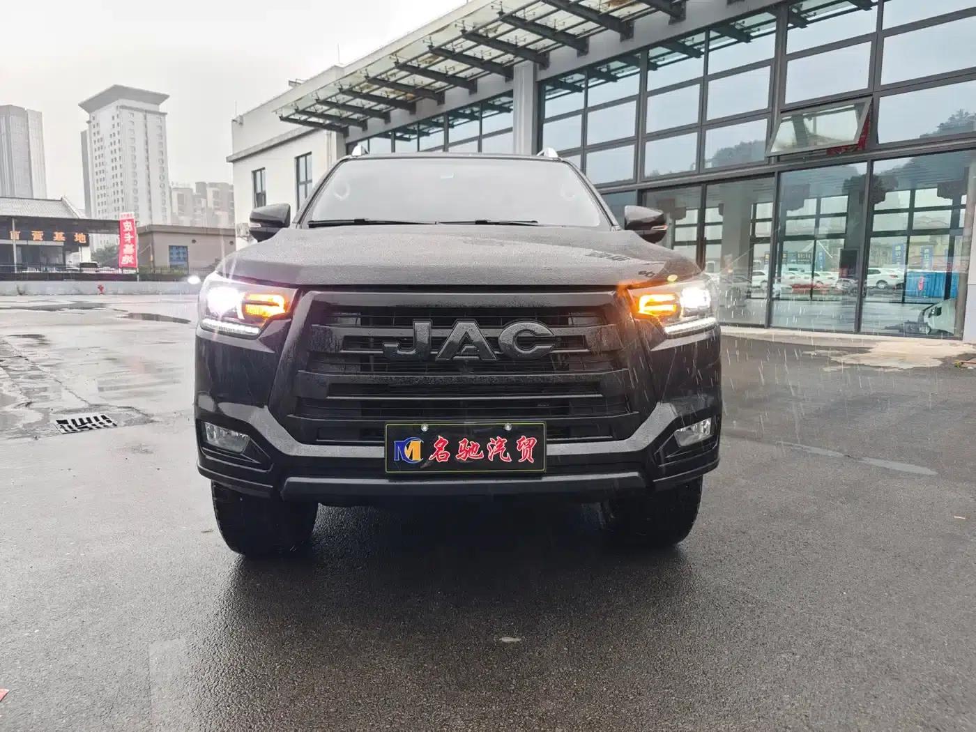 JAC T8 2025 2.0T PRO Manual 4WD Diesel Obsidian Double Cabin HFC4DB2-2E1 — миниатюра 1