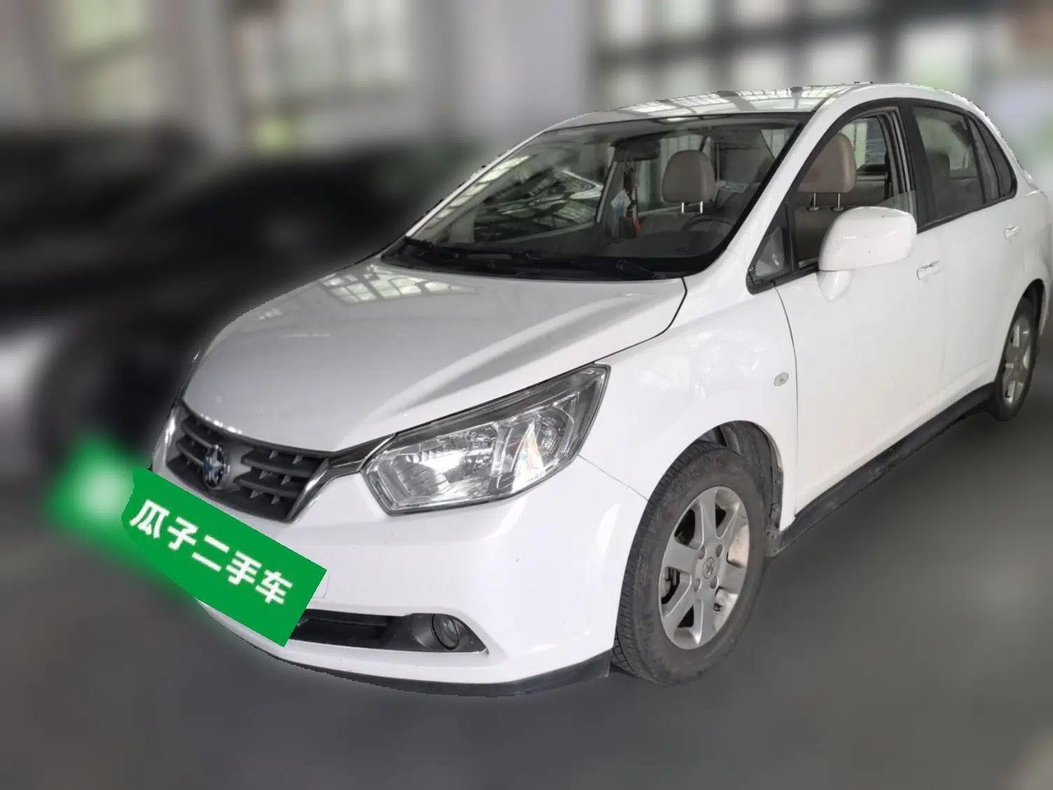 Venucia D50 2013 1.6L Manual Luxury Edition — миниатюра 1
