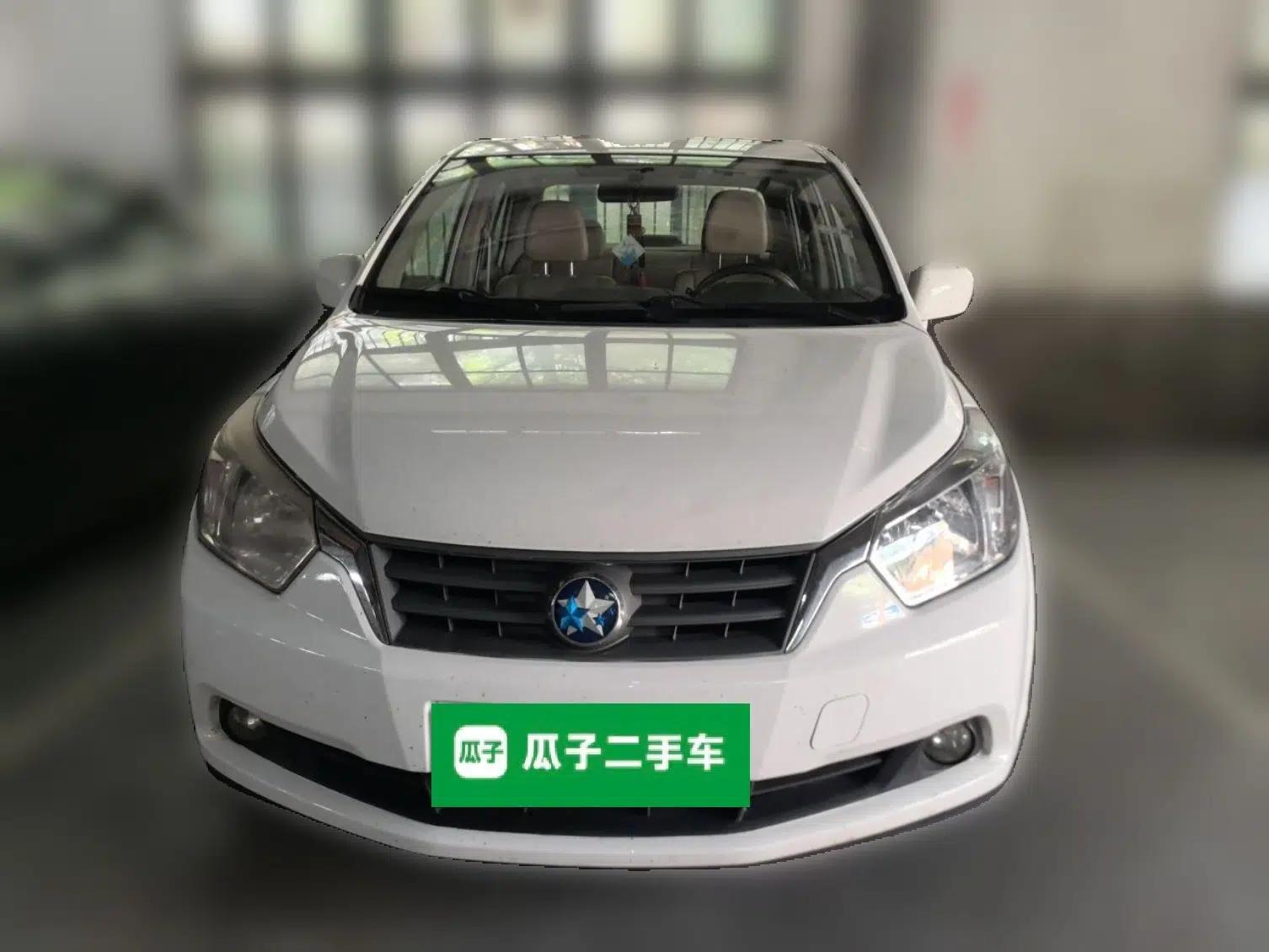 Venucia D50 2013 1.6L Manual Luxury Edition — миниатюра 2