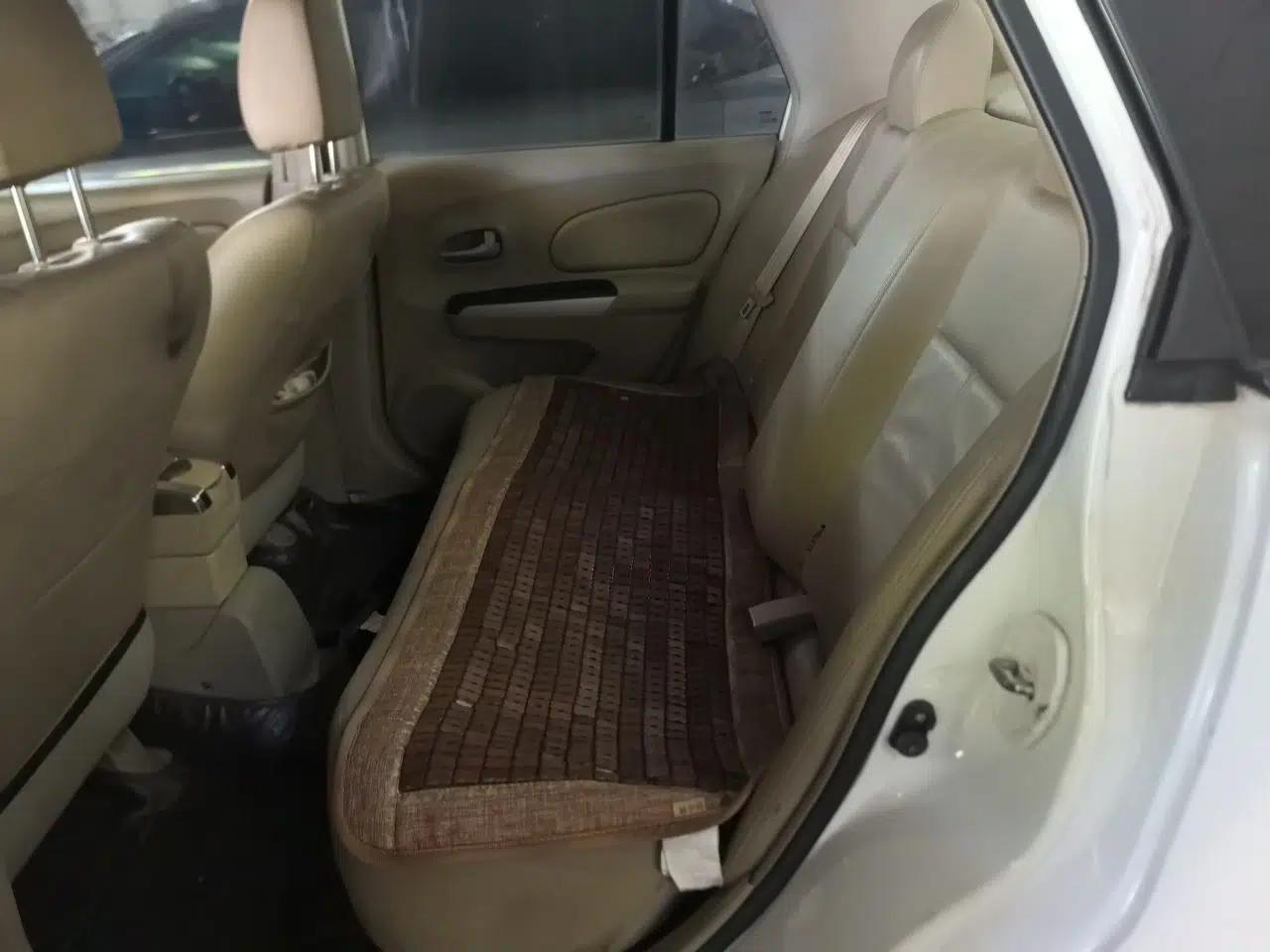 Venucia D50 2013 1.6L Manual Luxury Edition — миниатюра 17