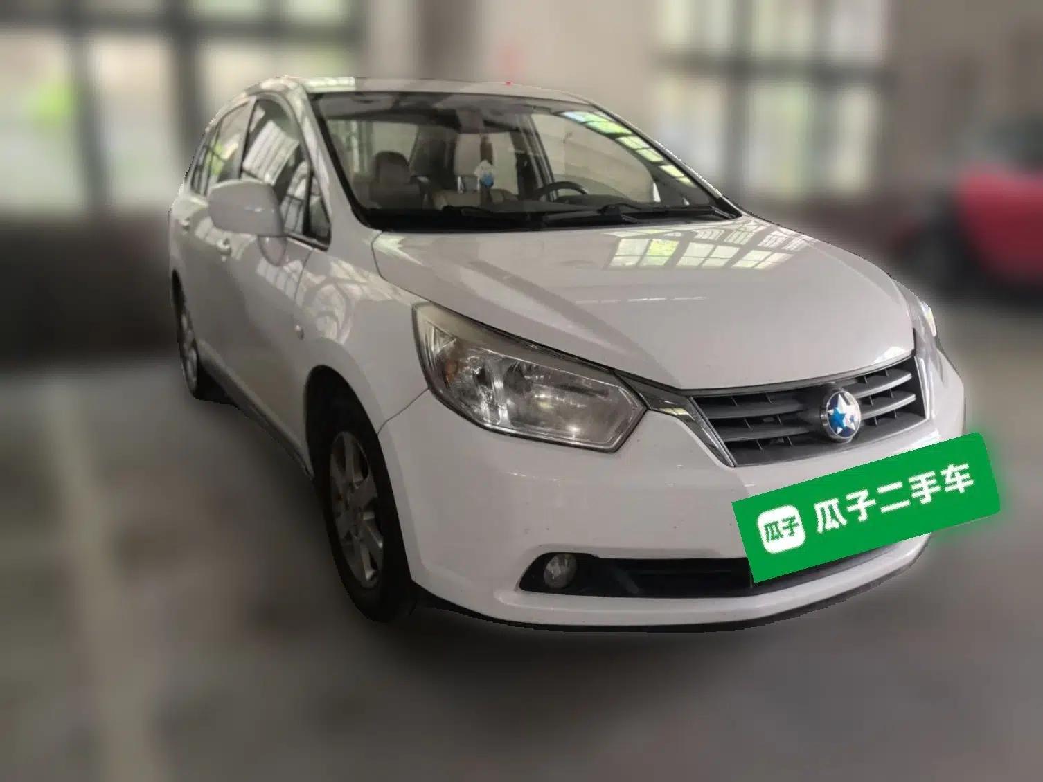 Venucia D50 2013 1.6L Manual Luxury Edition — миниатюра 3