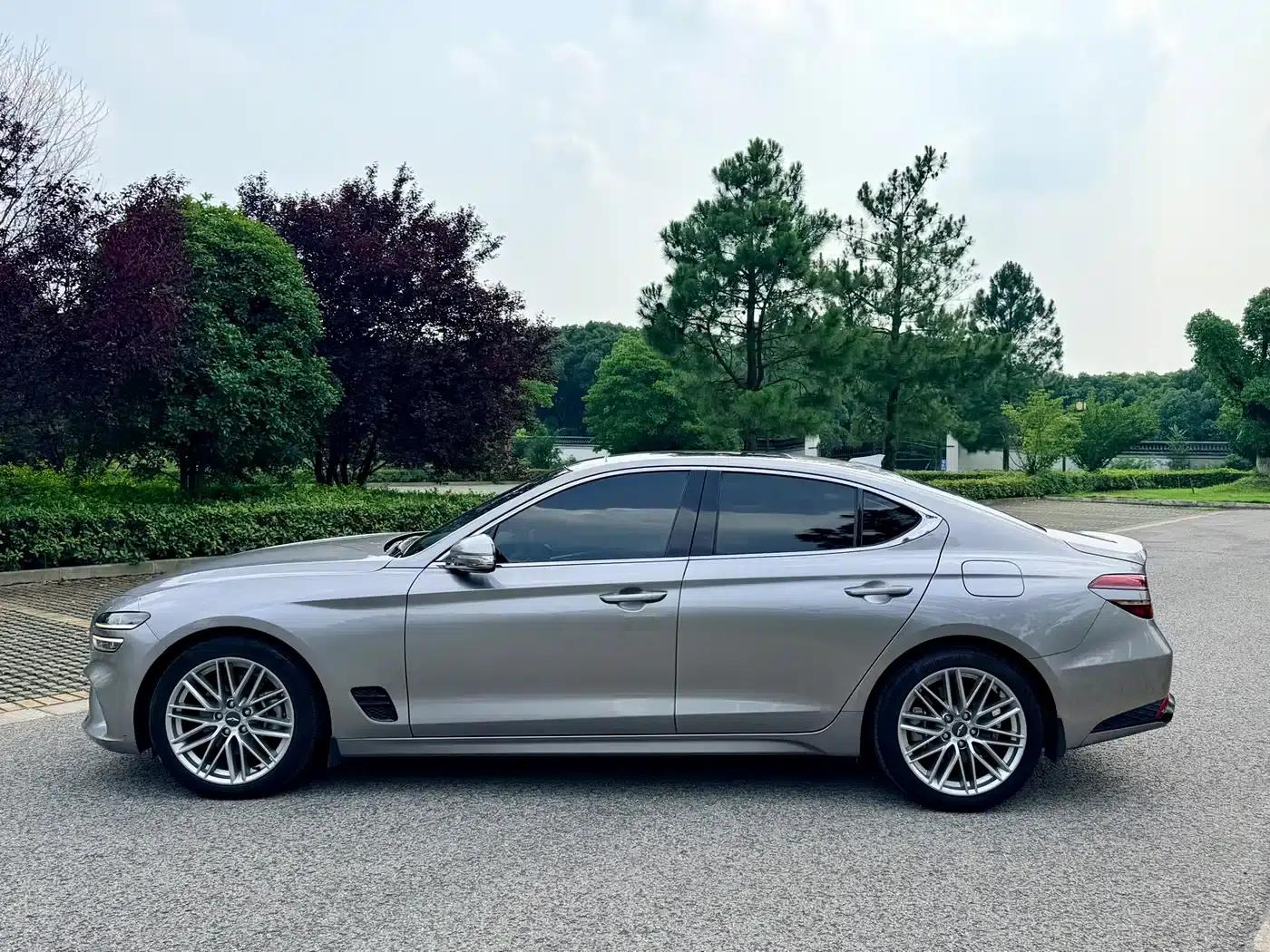 Genesis G70 2021 2.0T Rear-Wheel Drive Luxury Edition — миниатюра 3