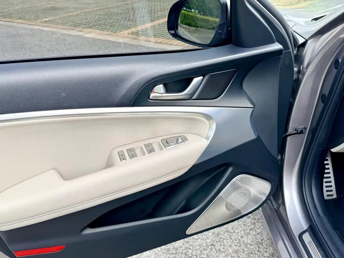 Genesis G70 2021 2.0T Rear-Wheel Drive Luxury Edition — миниатюра 8
