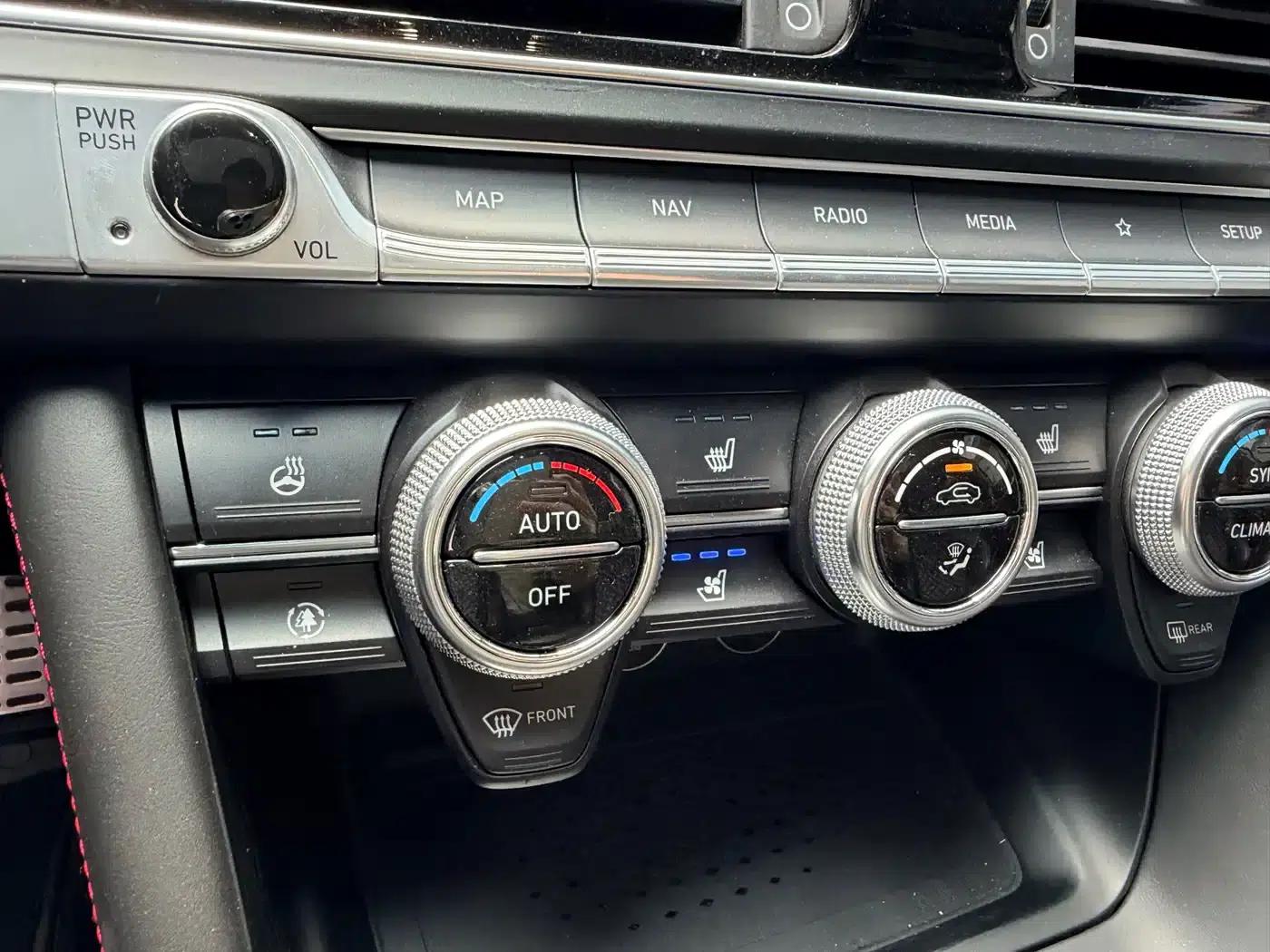 Genesis G70 2021 2.0T AWD Edition 1 Limited Edition — миниатюра 15