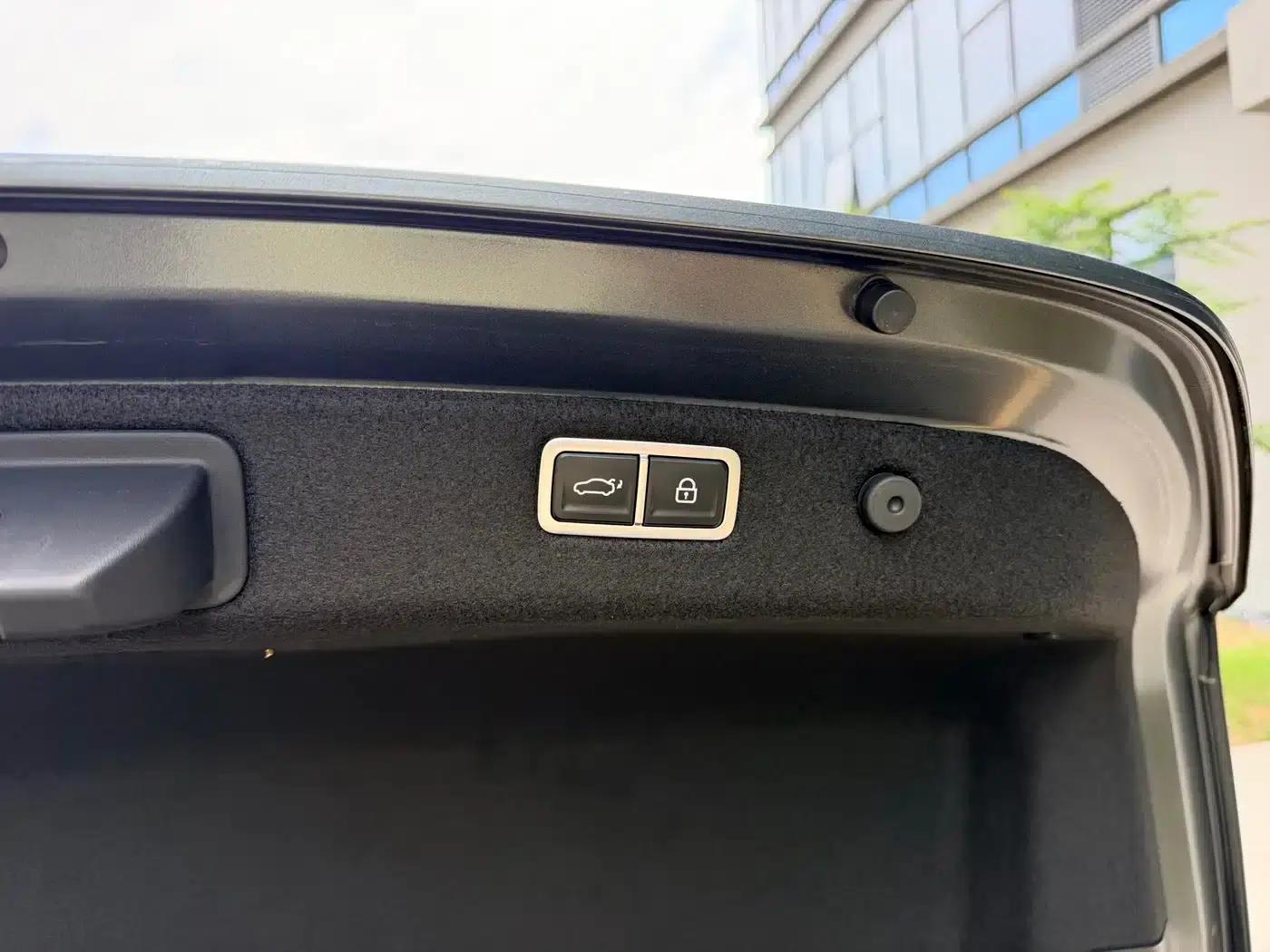 Genesis G70 2021 2.0T AWD Edition 1 Limited Edition — миниатюра 23