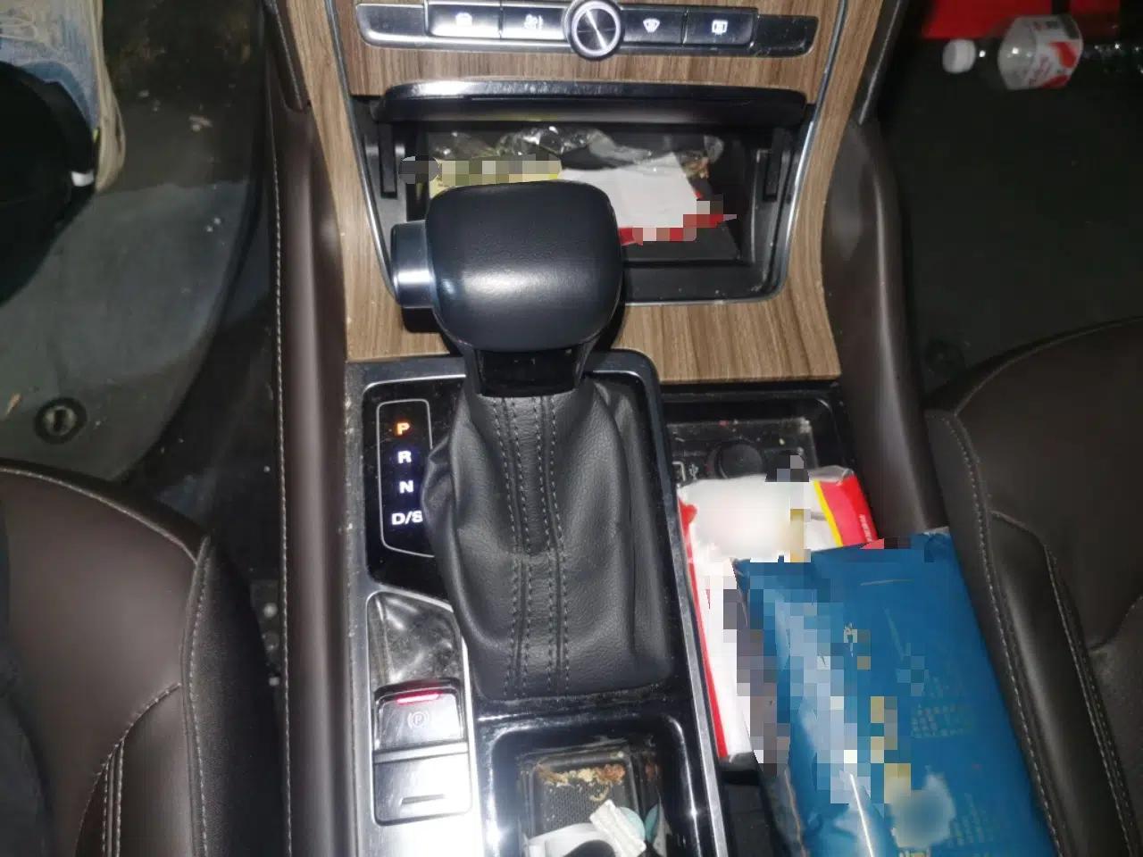Roewe RX8 2018 30T Smart Connectivity Two-Wheel Drive Supreme Edition — миниатюра 13
