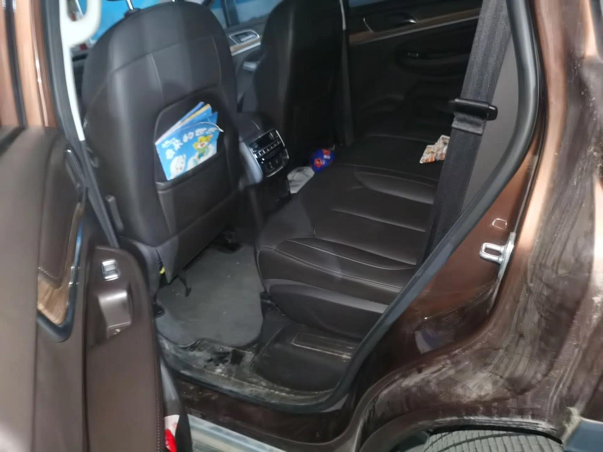 Roewe RX8 2018 30T Smart Connectivity Two-Wheel Drive Supreme Edition — миниатюра 20