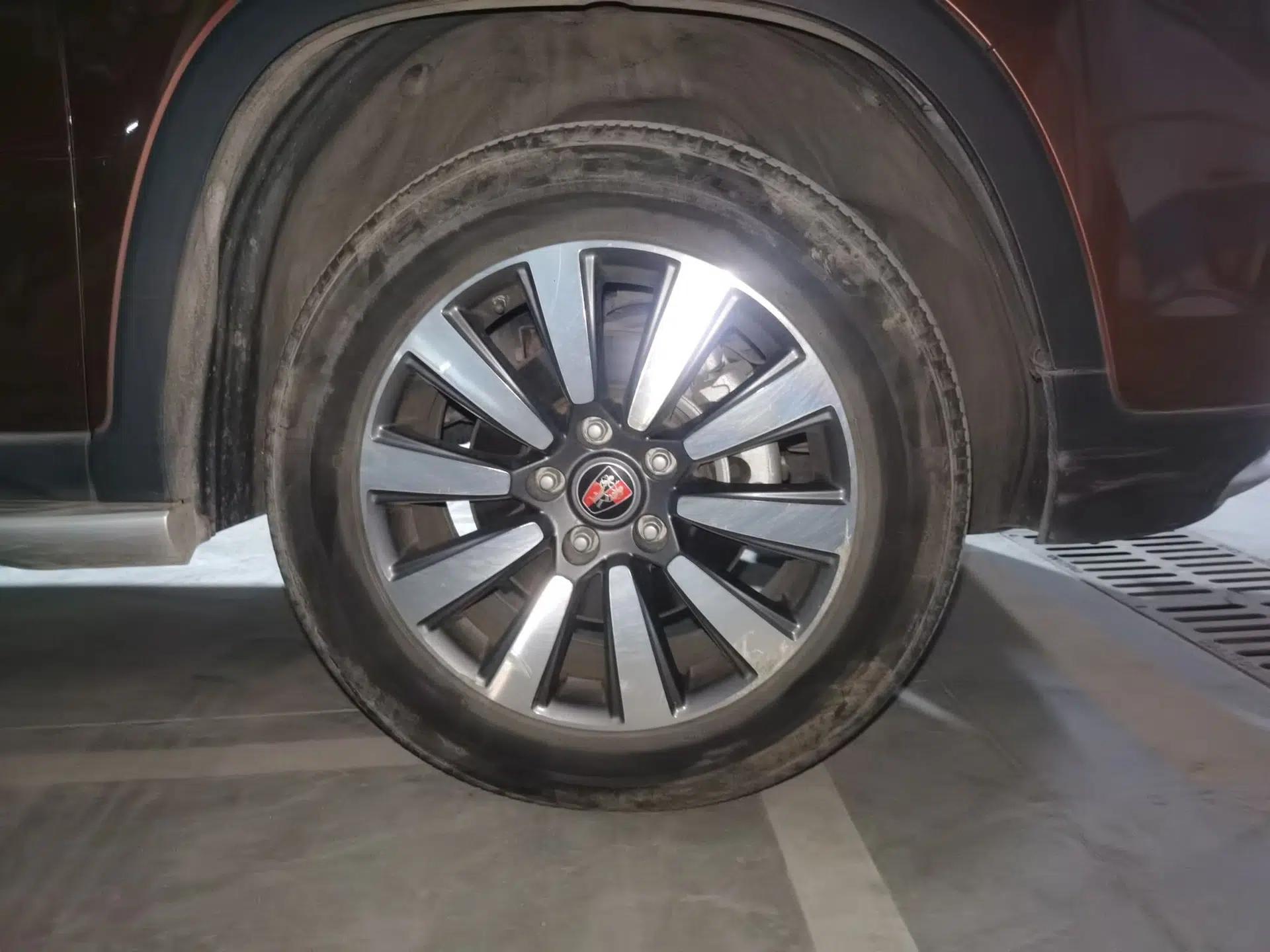 Roewe RX8 2018 30T Smart Connectivity Two-Wheel Drive Supreme Edition — миниатюра 8