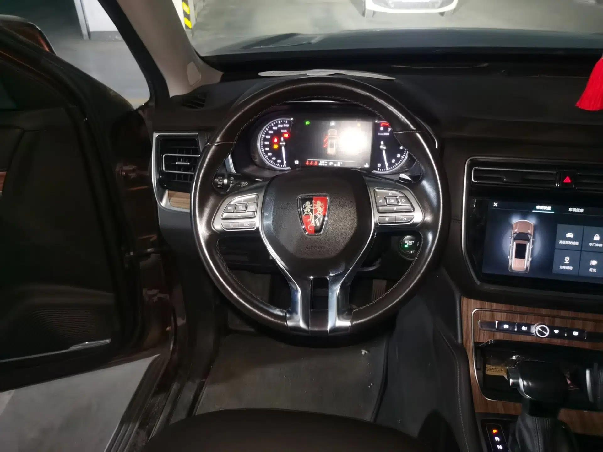 Roewe RX8 2018 30T Smart Connectivity Two-Wheel Drive Supreme Edition — миниатюра 9