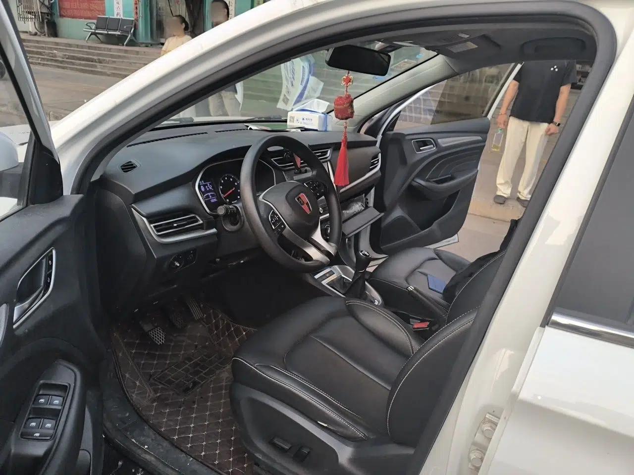 Roewe RX3 2018 1.6L Manual Elite Edition — миниатюра 16