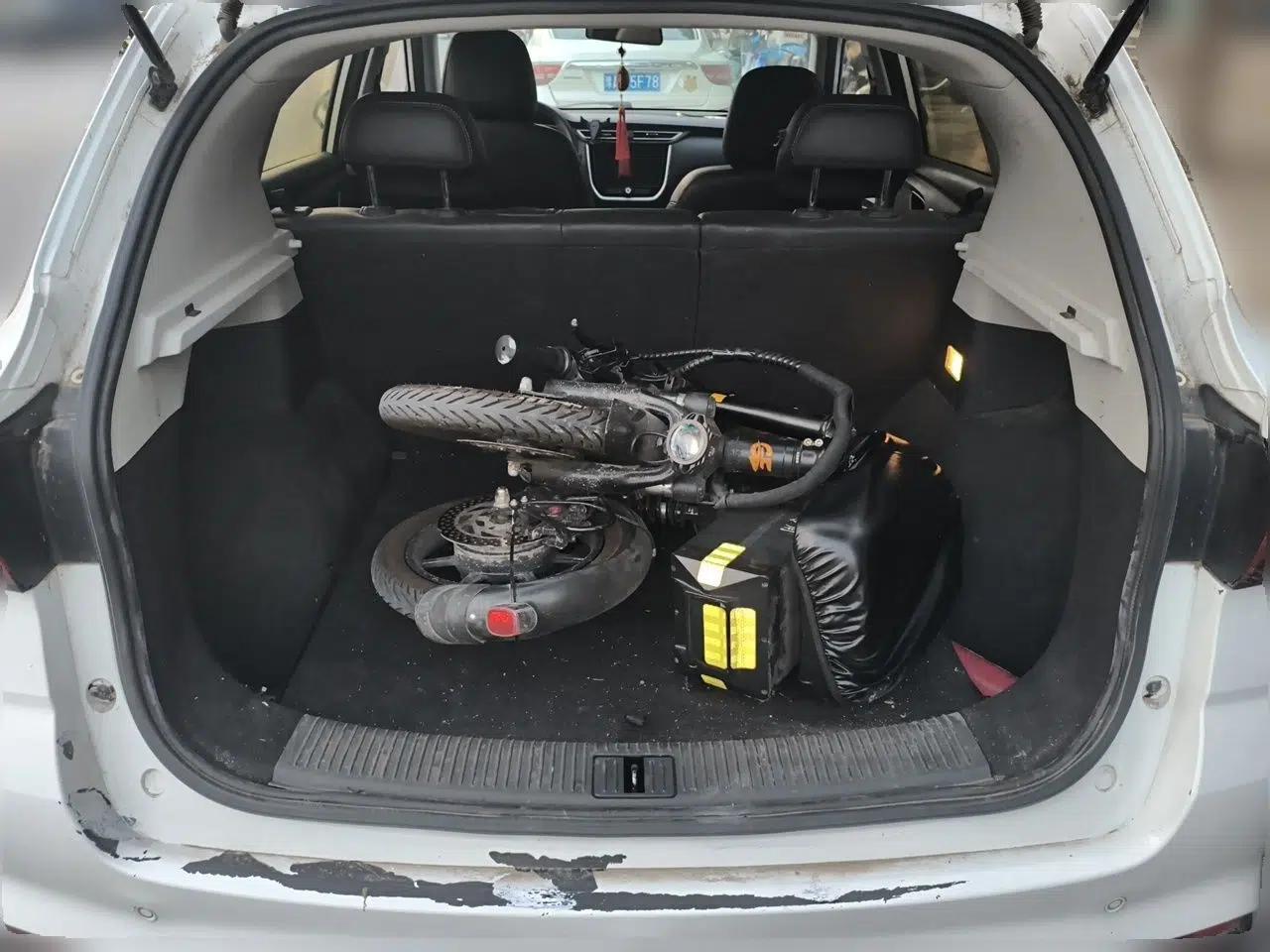 Roewe RX3 2018 1.6L Manual Elite Edition — миниатюра 19