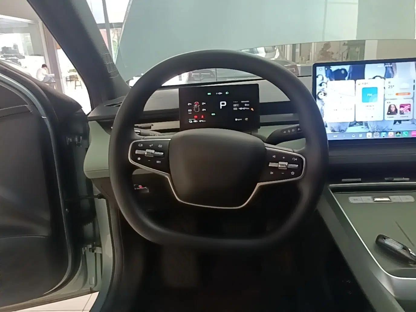 Roewe D6 2025 450km Deluxe Edition — миниатюра 13