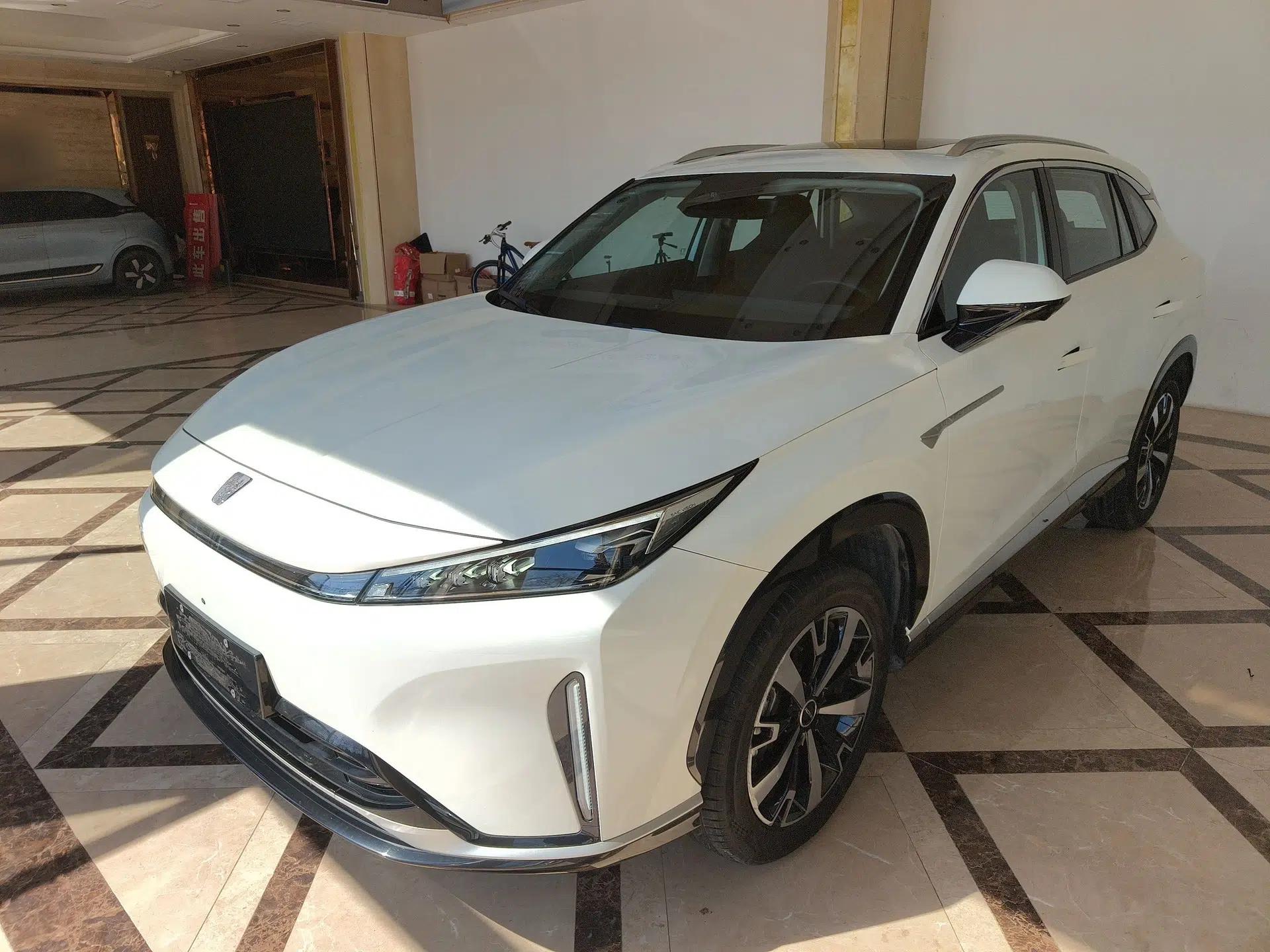 Roewe D5X DMH 2024 135 Tech Edition — миниатюра 1