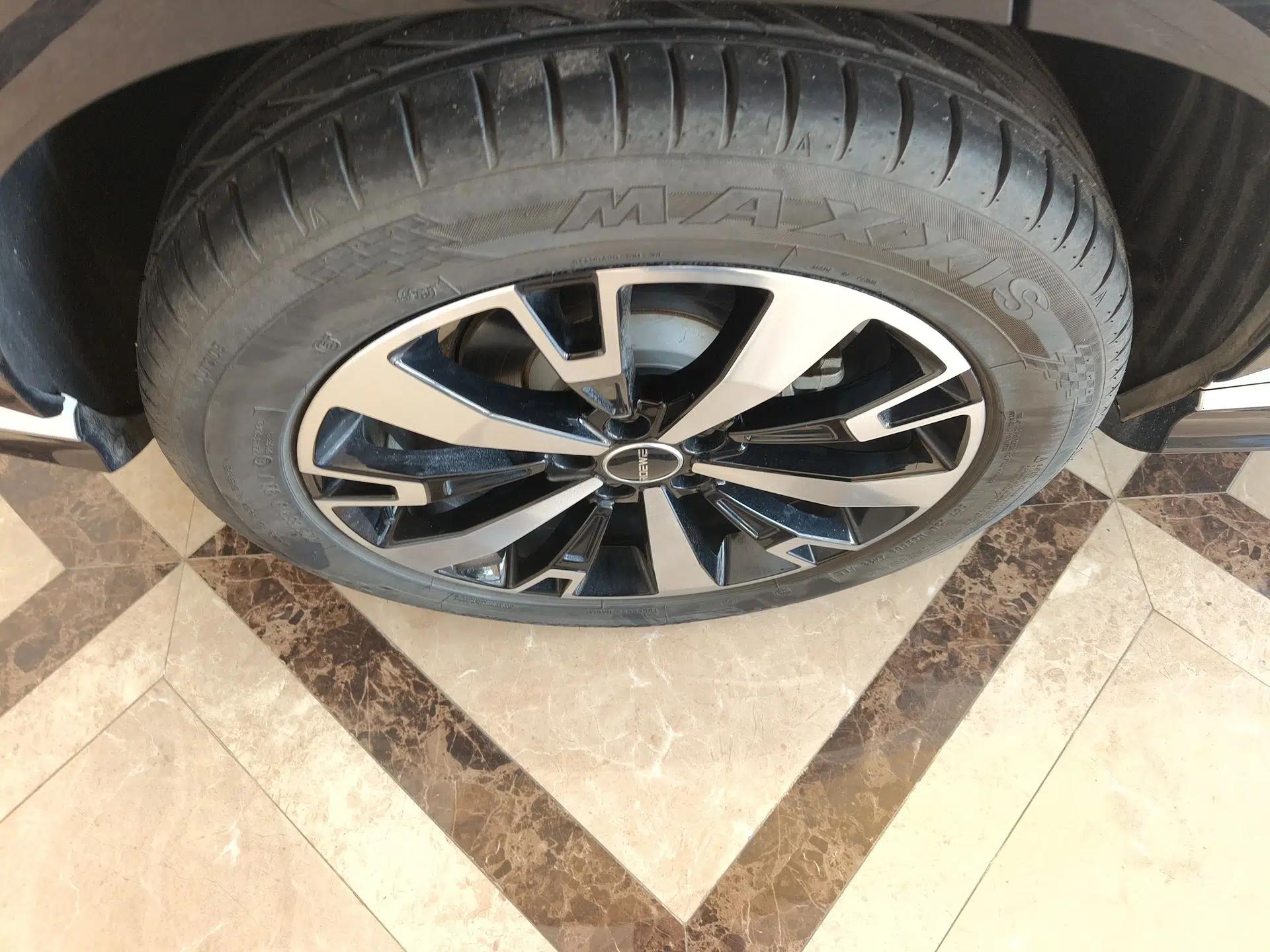 Roewe D5X DMH 2024 135 Tech Edition — миниатюра 11