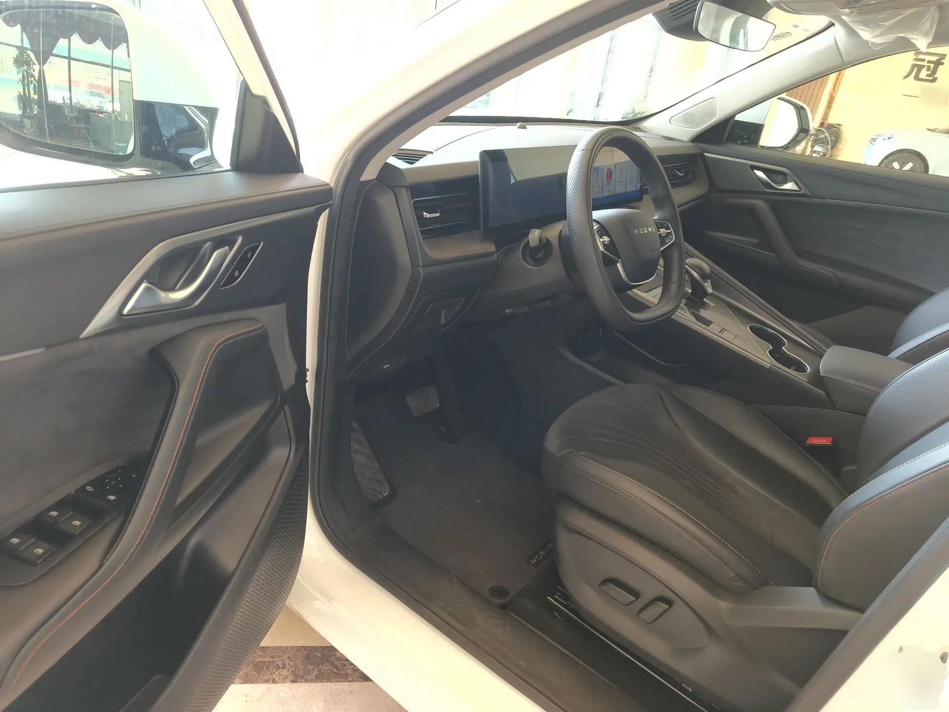 Roewe D5X DMH 2024 135 Tech Edition — миниатюра 18