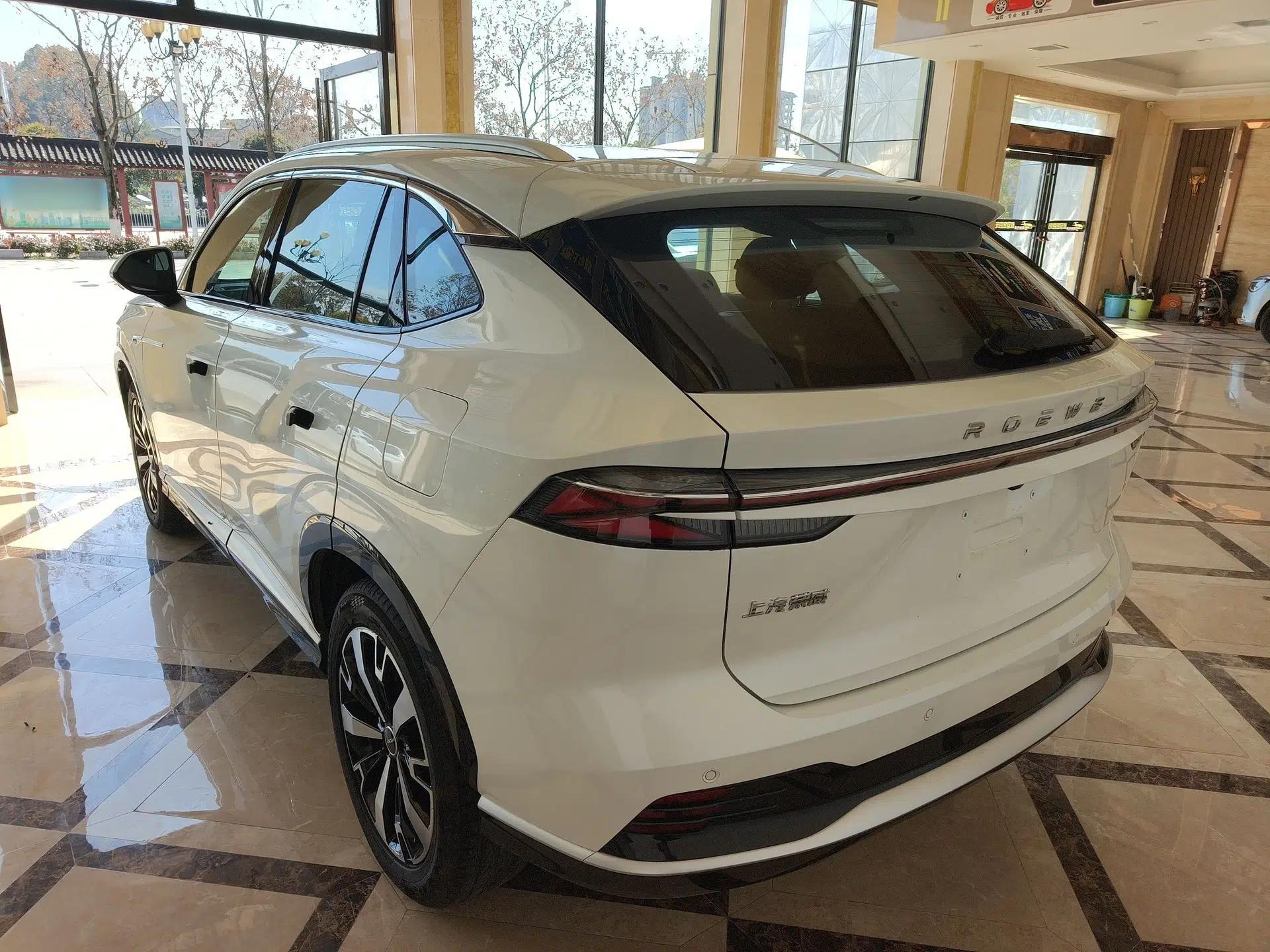 Roewe D5X DMH 2024 135 Tech Edition — миниатюра 8