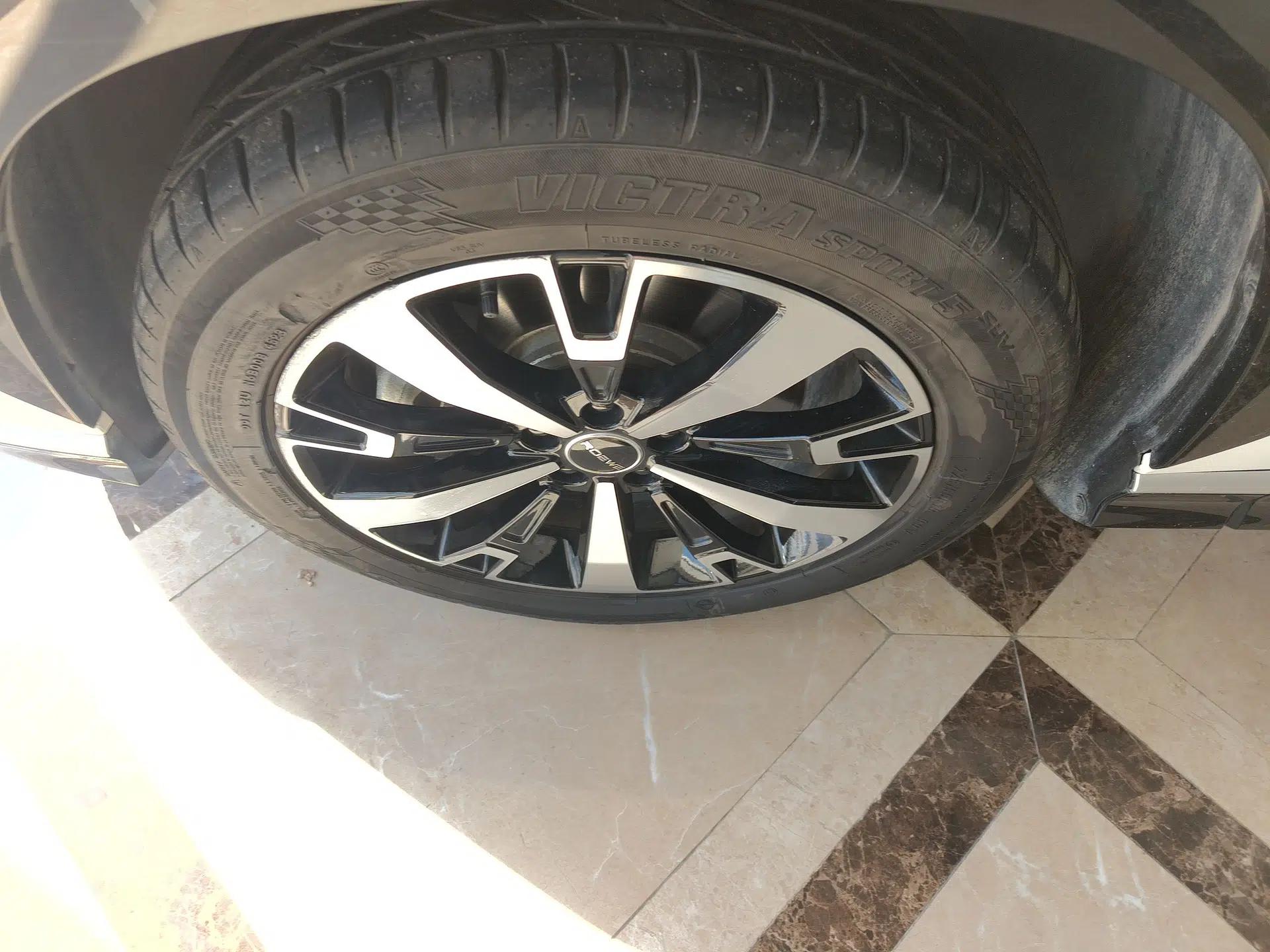 Roewe D5X DMH 2024 135 Tech Edition — миниатюра 10