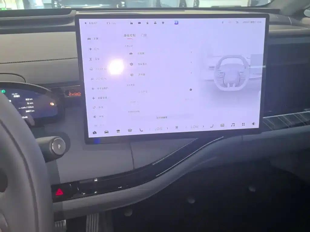 Jike MIX 2025 Intelligent Driving Edition — миниатюра 13