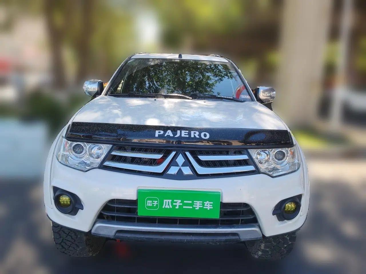 Mitsubishi Pajero Sport 2013 3.0L Automatic 4x4 Executive Edition — миниатюра 2