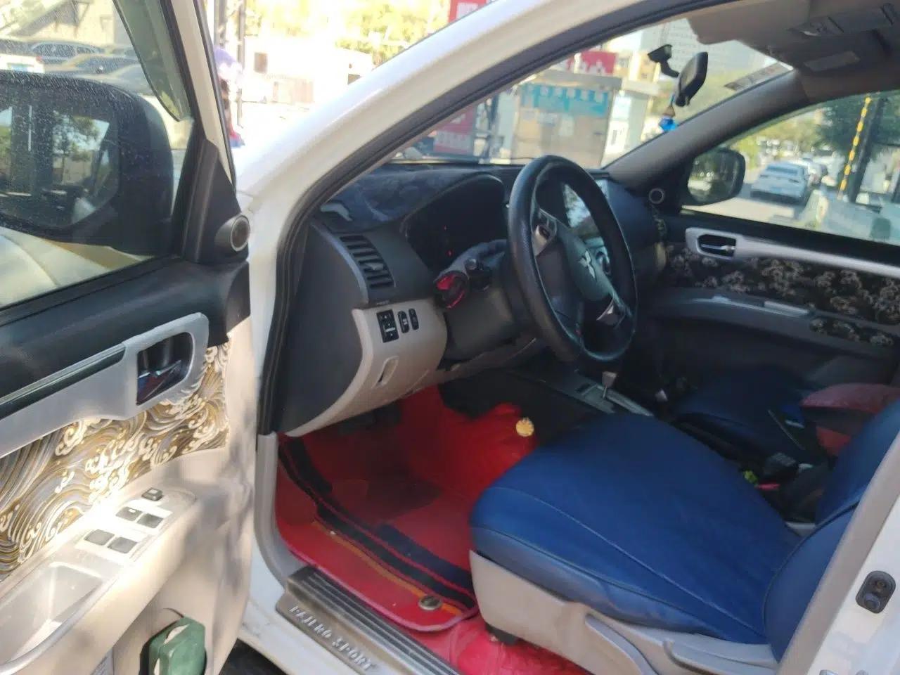 Mitsubishi Pajero Sport 2013 3.0L Automatic 4x4 Executive Edition — миниатюра 16