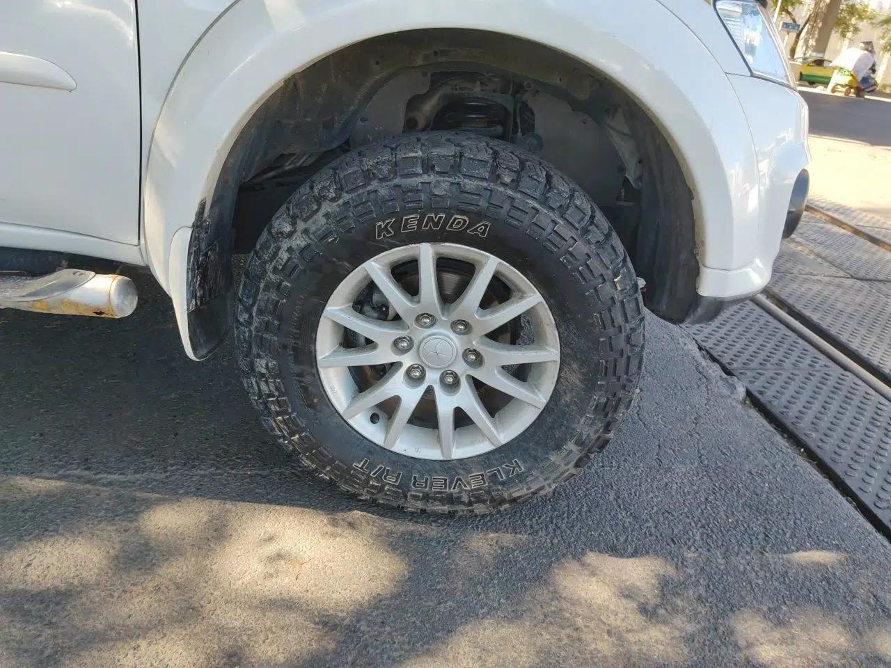 Mitsubishi Pajero Sport 2013 3.0L Automatic 4x4 Executive Edition — миниатюра 8