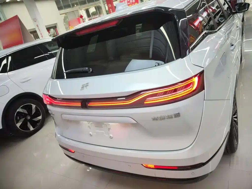 Jetour Mountain & Sea L9 2025 1.5TD 2DHT Flagship Edition 6-seater — миниатюра 6