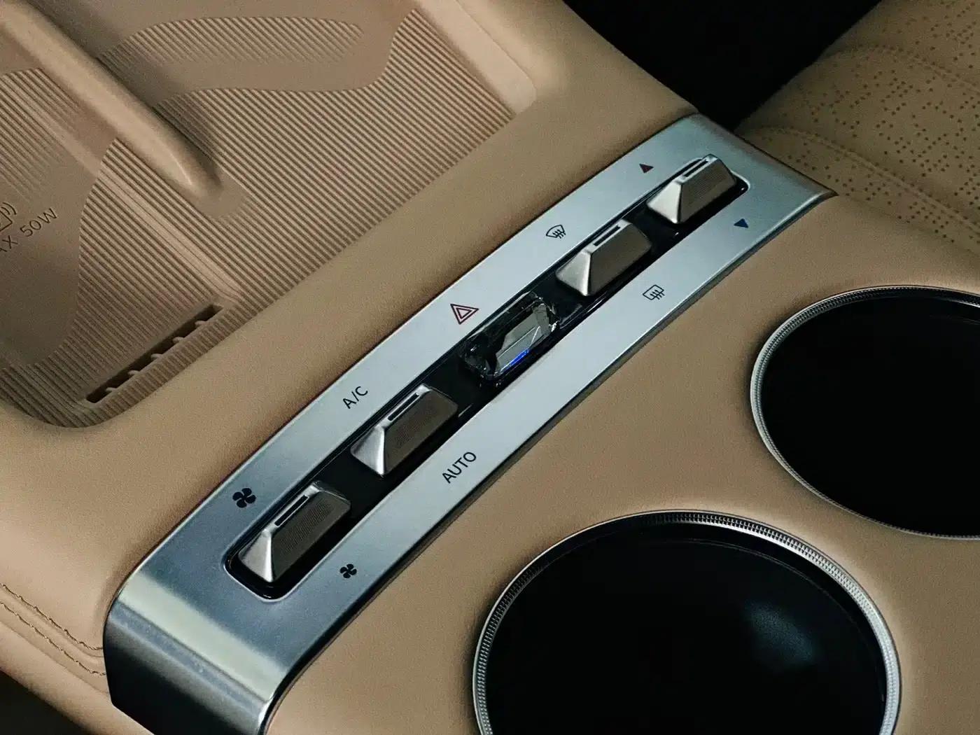 Jetour Mountain & Sea L7 PLUS 2026 Model 220km Flagship Edition 7-Seater — миниатюра 13